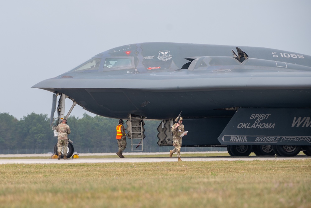 B-2 Spirit aircrews swap during Northern Strike 2025