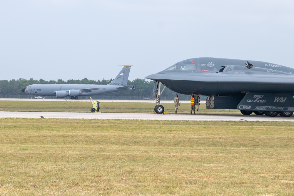 B-2 Spirit aircrews swap during Northern Strike 2025