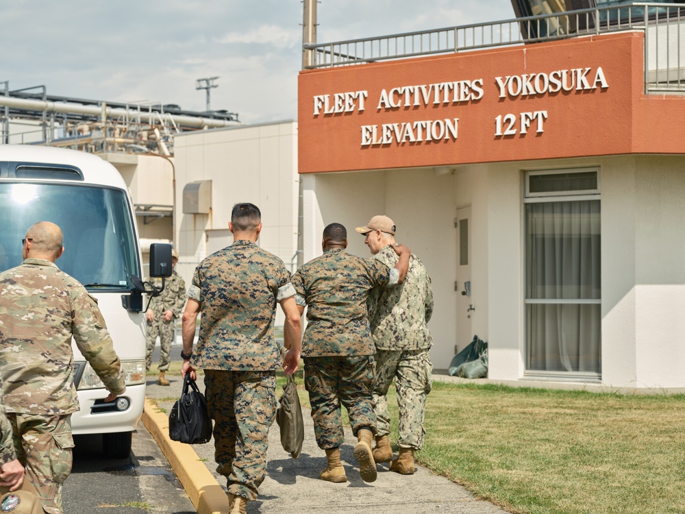 USFJ Deputy Commander visits CFAY