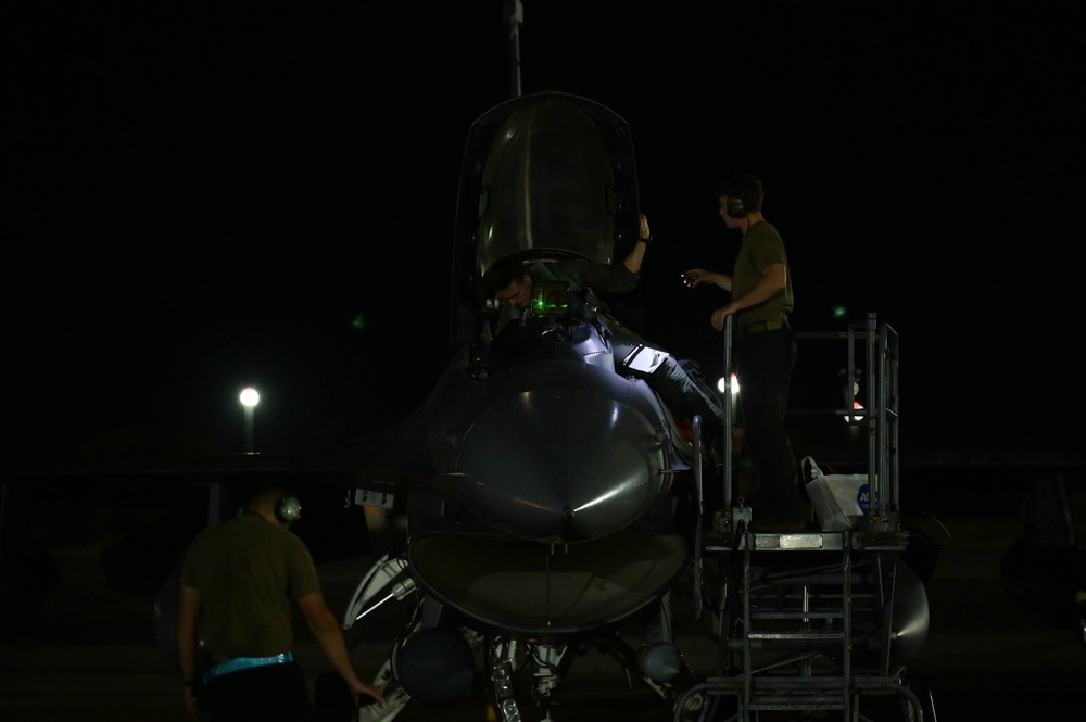 Team Hickam supports transient aircraft during Air Force Department-Level Exercise series