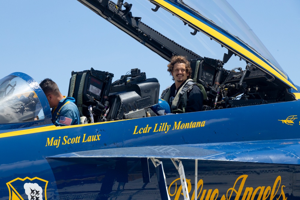 Blue Angels Host Key Influencer and Media Ride-Along at MCBH
