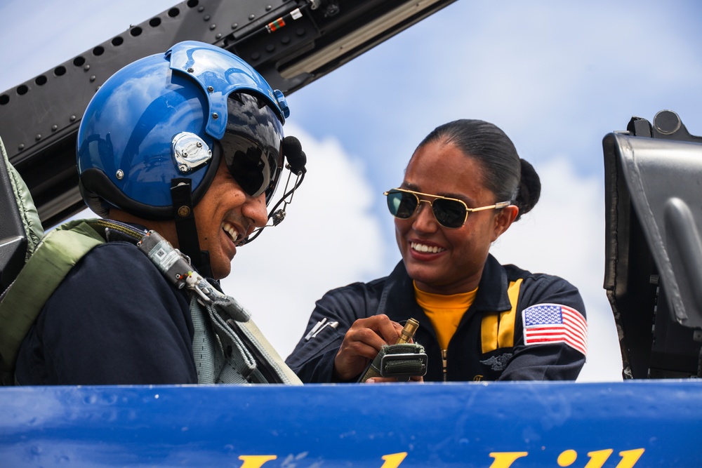 Blue Angels Host Key Influencer and Media Ride-Along at MCBH