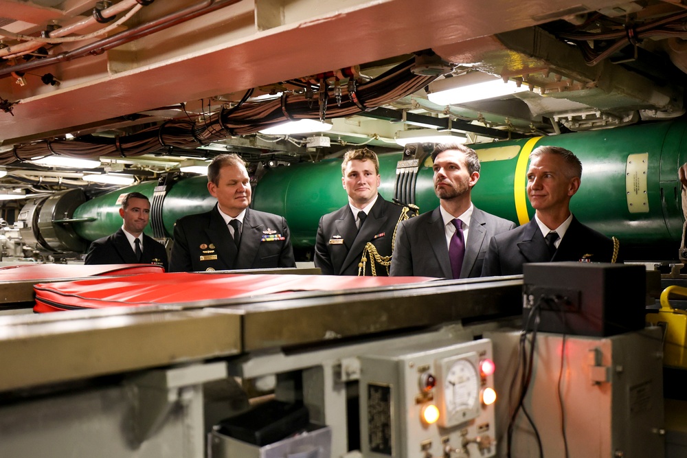 USS Frank Cable hosts reception for 80th anniversary of Victory in the Pacific Day