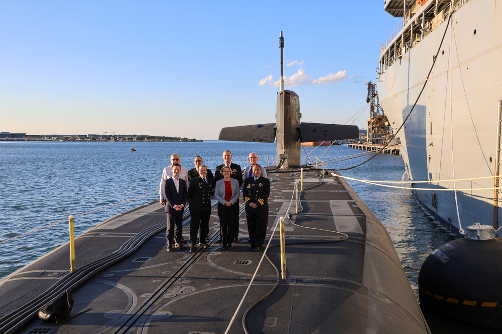 USS Frank Cable hosts reception for 80th anniversary of Victory in the Pacific Day
