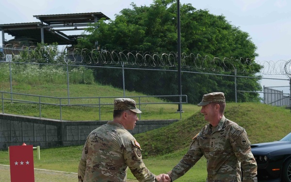USARPAC DCG LTG Vowell Visit