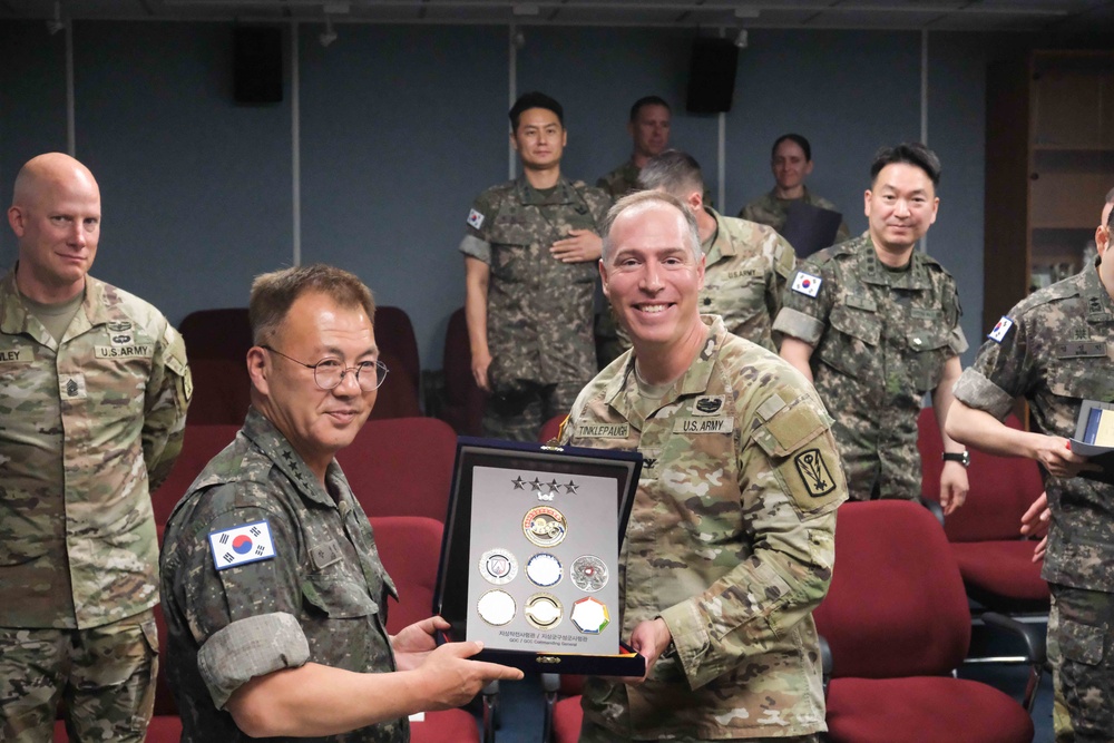 GOC CDR General Kang Ho Pil Visit 501st Military Intelligence Brigade