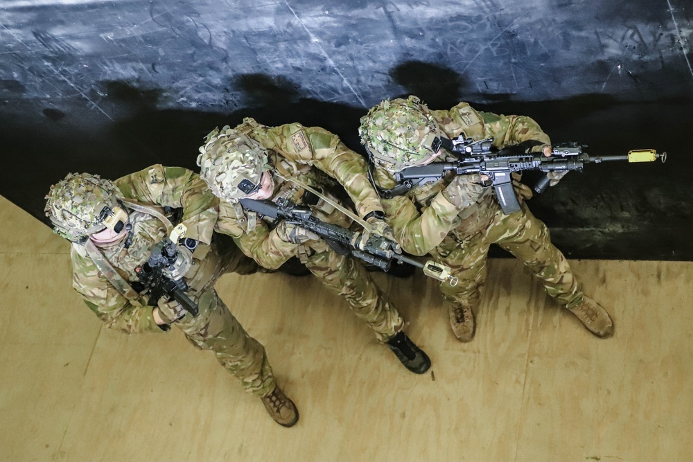 2ID leads shoothouse training with New Zealand Army soldiers.