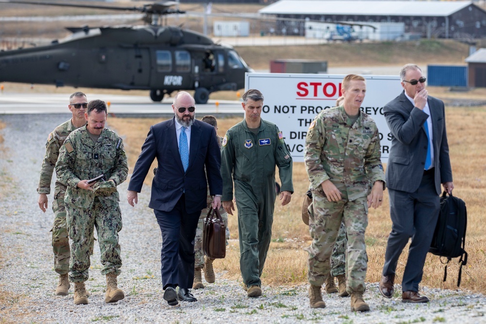 DV visits Camp Bondsteel