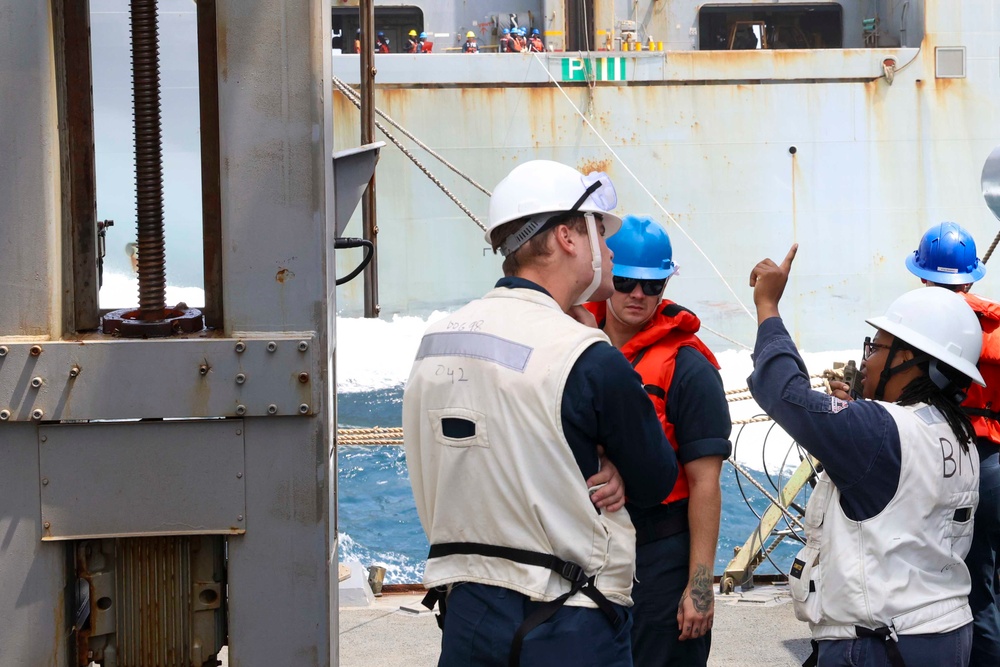 USS FORREST SHERMAN (DDG 98) CONDUCTS RAS