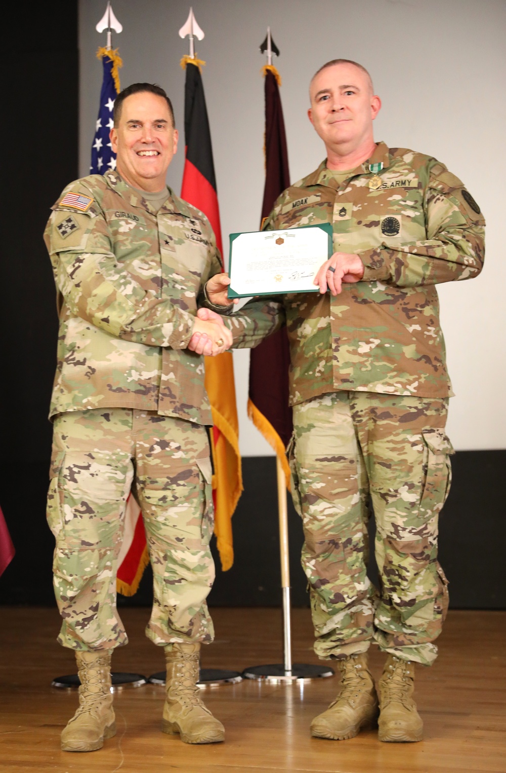 U.S. Army NCO receives Army Commendation Medal for meritorious service