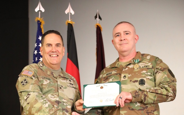 U.S. Army NCO receives Army Commendation Medal for meritorious service