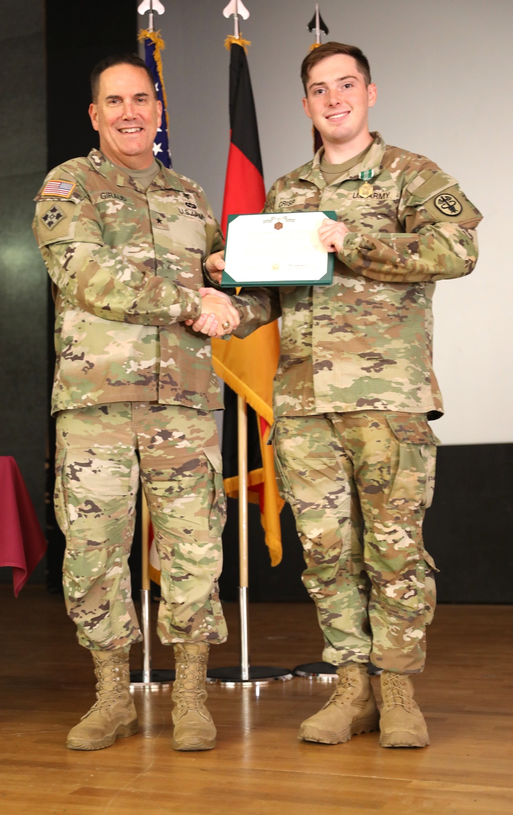 U.S. Army NCO receives Army Commendation Medal for meritorious service
