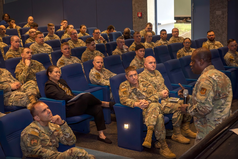 Livin’ on a prayer: Chaplain preaches on resilience to 521AMOW