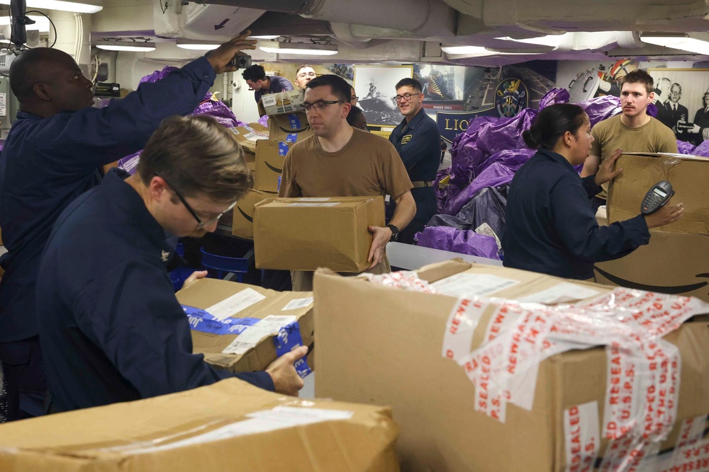 USS FORREST SHERMAN (DDG 98) CONDUCTS RAS
