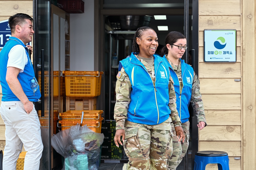 Service with a Smile: Soldiers Step In