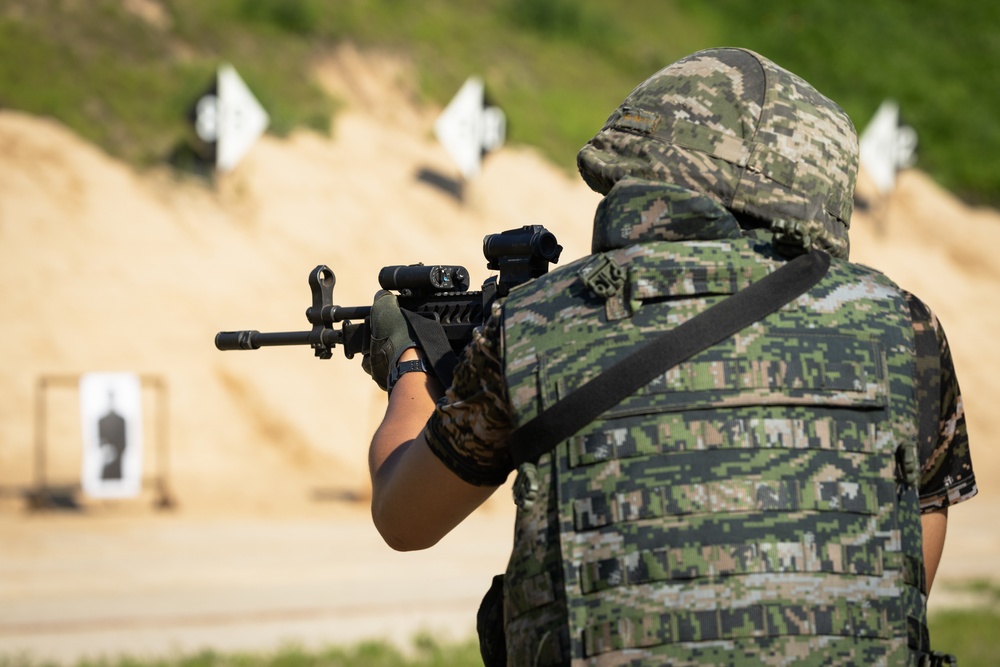 2/23 Marines and ROK Marines Conduct Bilateral Zeroing Range