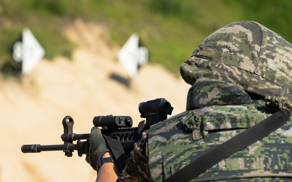 2/23 Marines and ROK Marines Conduct Bilateral Zeroing Range