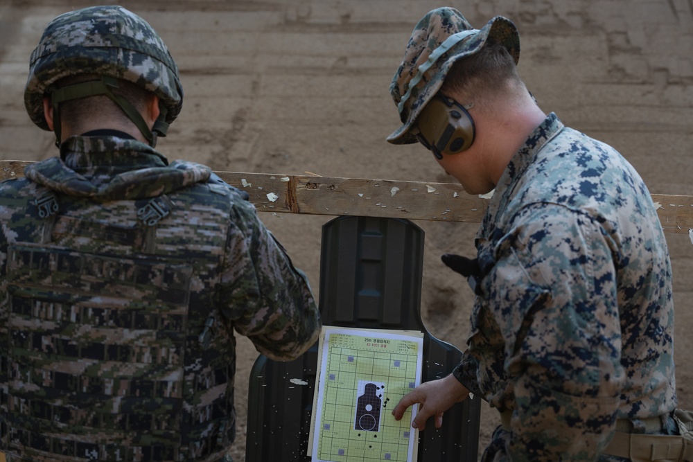 2/23 Marines and ROK Marines Conduct Bilateral Zeroing Range