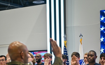 Future service members swear in at SMD Symposium