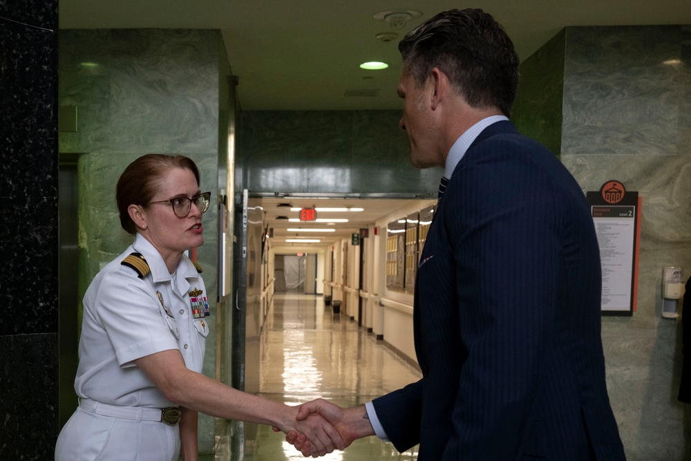 SD &amp; USD(P&amp;R) Visit WRNMMC's Newly-Renovated NICU, MICC and APU