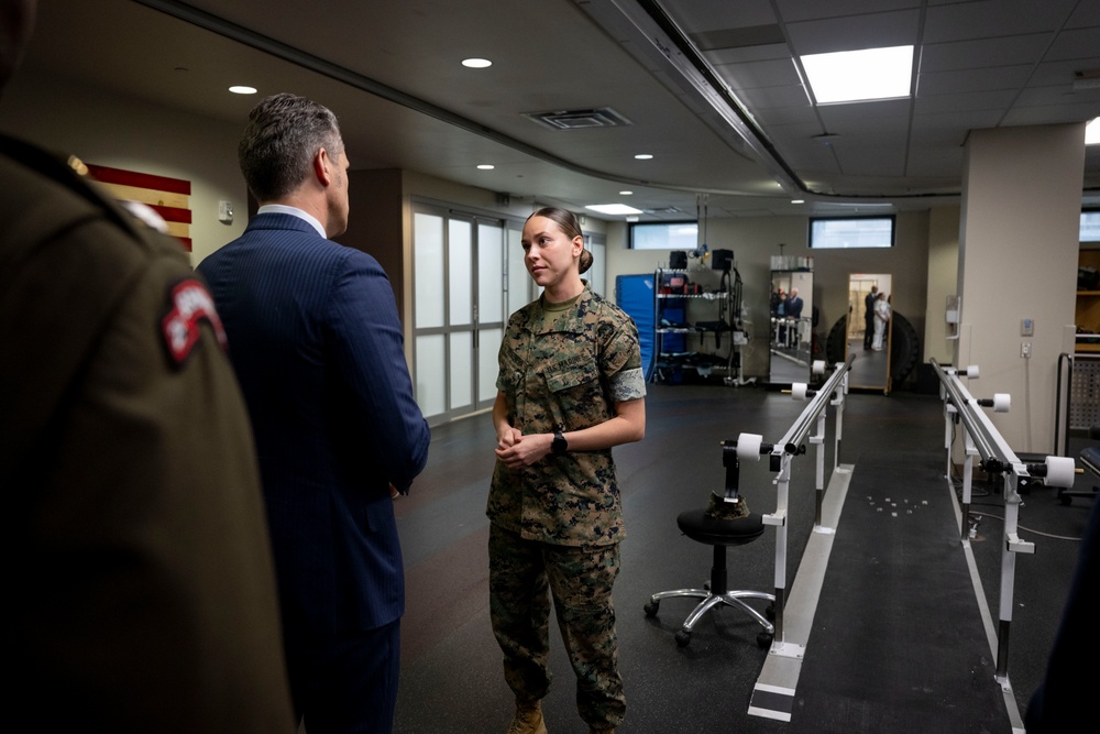 SD &amp; USD(P&amp;R) Visit WRNMMC's Newly-Renovated NICU, MICC and APU