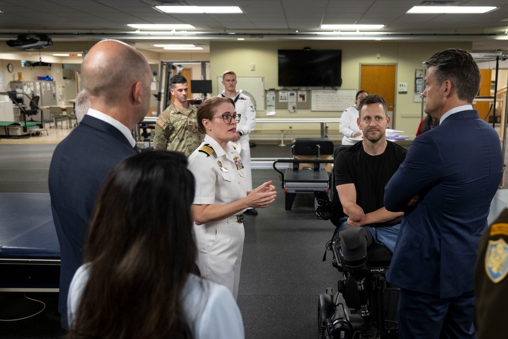 SD &amp; USD(P&amp;R) Visit WRNMMC's Newly-Renovated NICU, MICC and APU