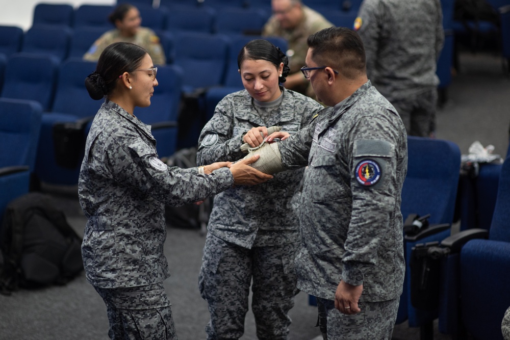 U.S., Colombia train in combat care at RDLA25