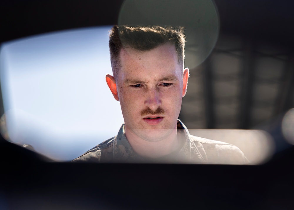 11th MEU and 1st Recon Marines conduct joint limited technical inspections