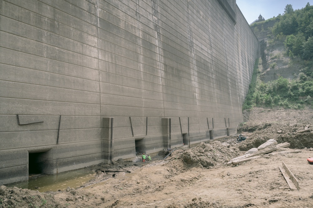 Bulkhead Maintenance at Mount Morris Dam
