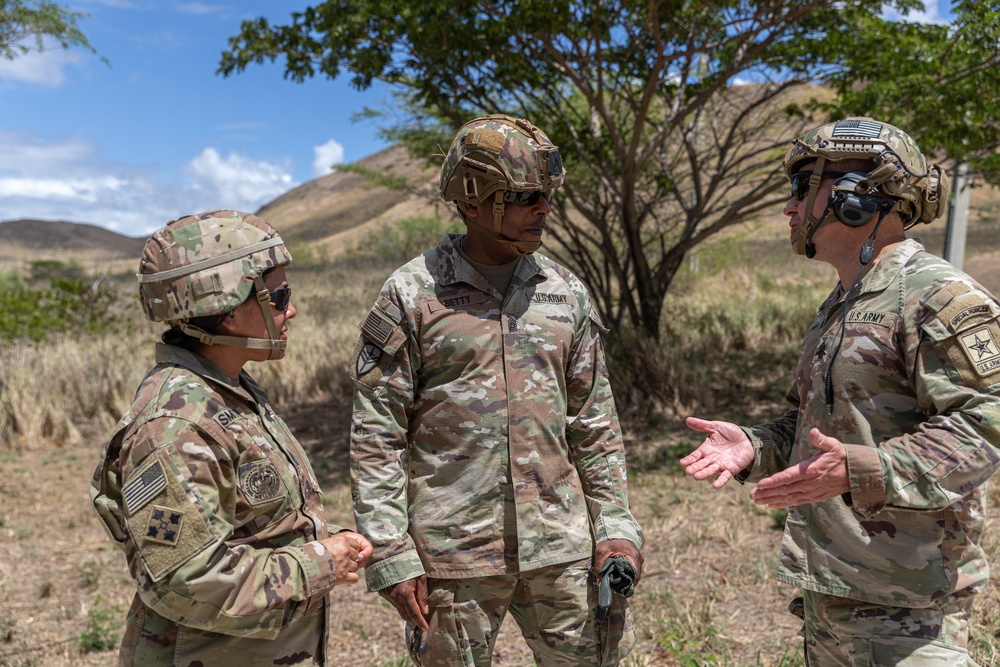Sgt. Maj. of the Army Michael R. Weimer talks with Command Sgt. Maj. Gregory Betty and Command Sgt. Maj. Lorraine Smith