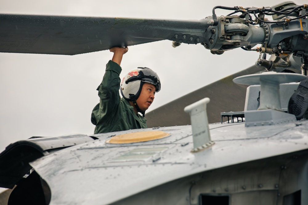 VX-1 conducts flight operations