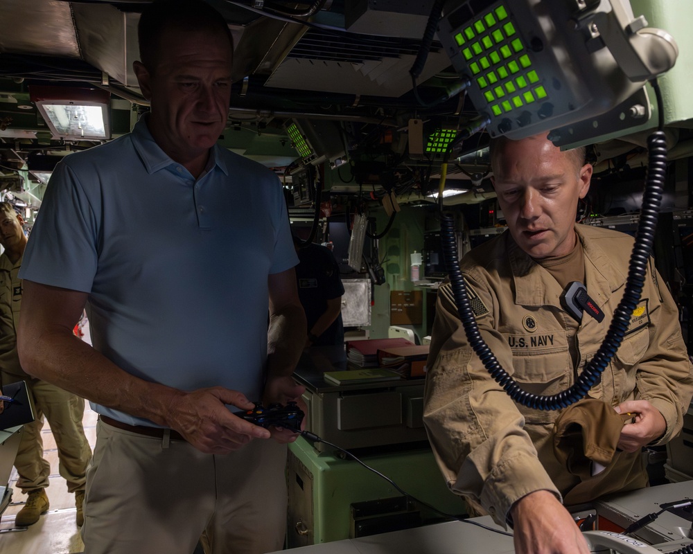 Senator Eric Schmitt and Staff visit USS Indiana (SSN 789)