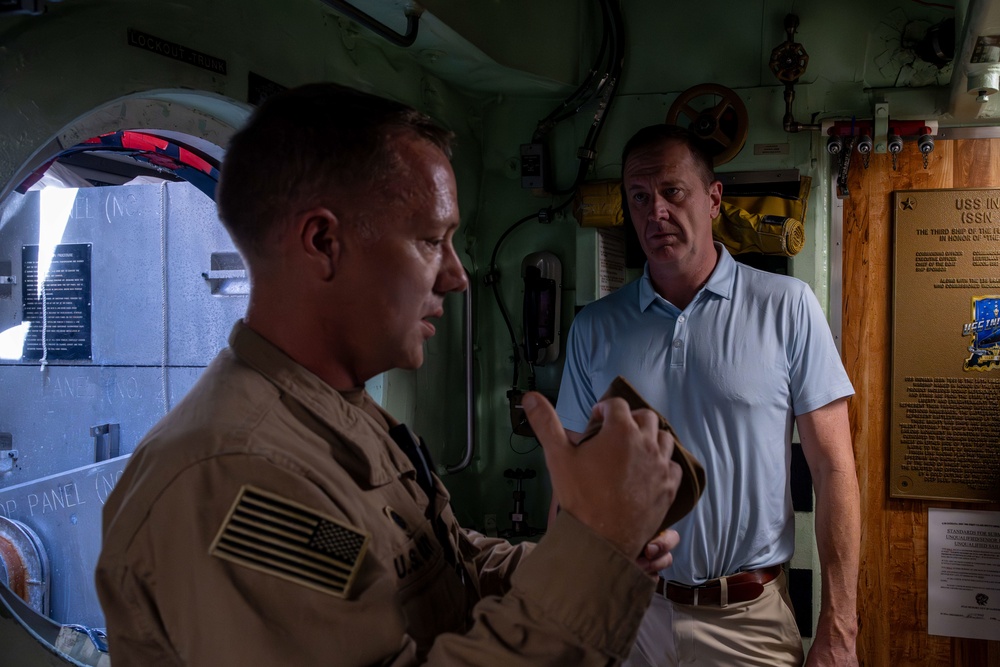 Senator Eric Schmitt and Staff visit USS Indiana (SSN 789)