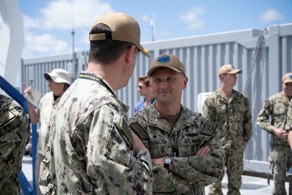 Pacific Fleet Deputy Commander and Pacific Fleet Submarine Force Commander visit USNS Henson&amp;#xA;