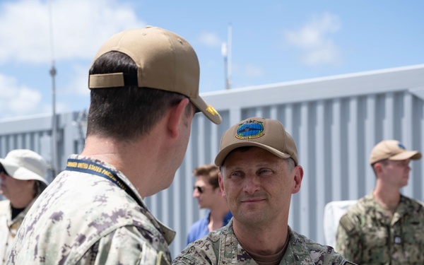 Pacific Fleet Deputy Commander and Pacific Fleet Submarine Force Commander visit USNS Henson&amp;#xA;