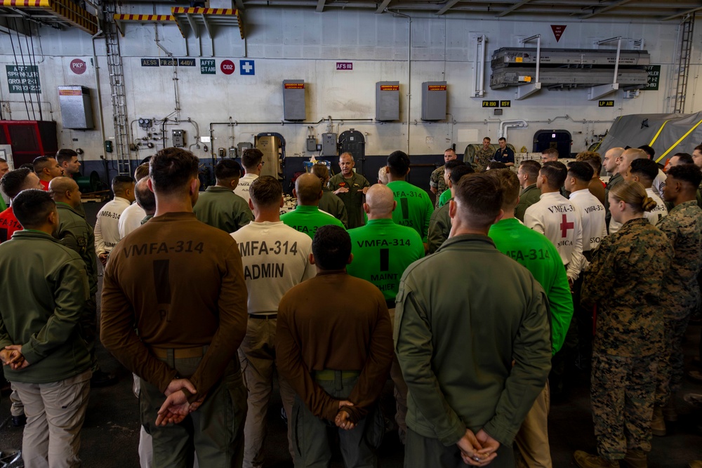 Abraham Lincoln hosts 3rd Marine Aircraft Wing