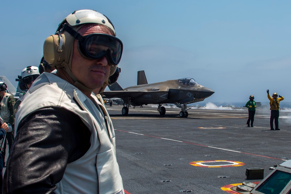 Abraham Lincoln hosts 3rd Marine Aircraft Wing