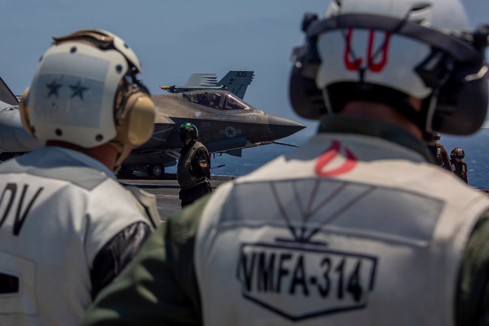 Abraham Lincoln hosts 3rd Marine Aircraft Wing