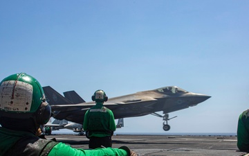 Abraham Lincoln conducts flight operations