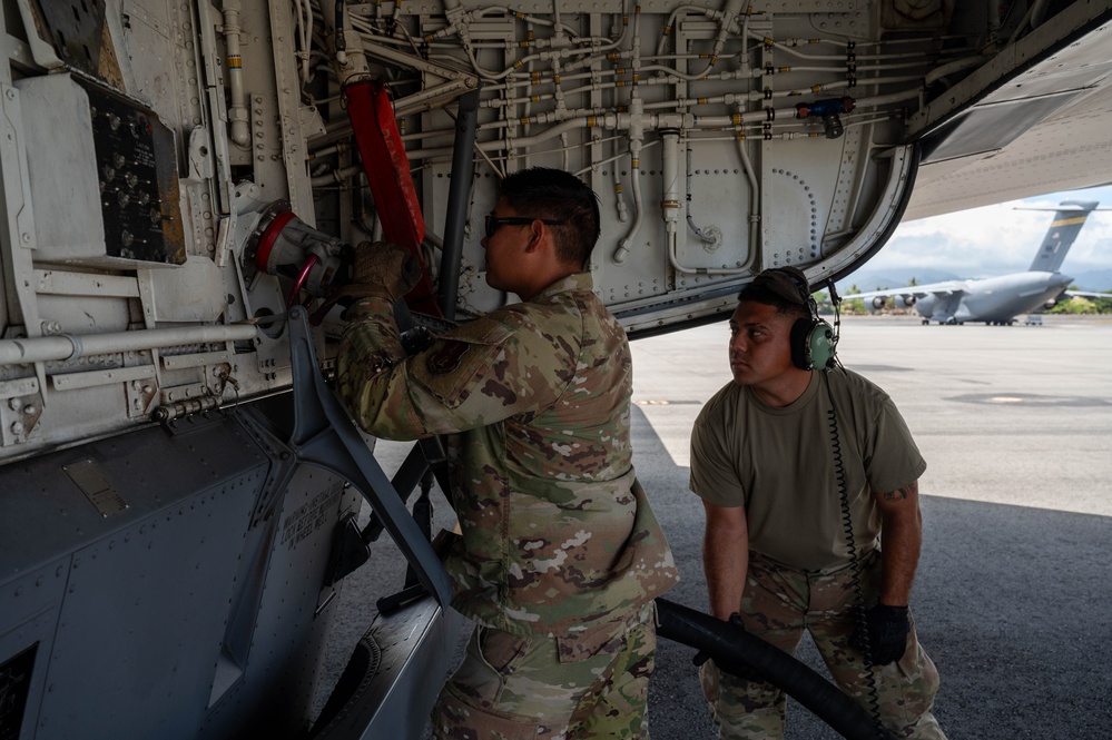 154th AMXS Crew Chiefs Refuel a KC-135