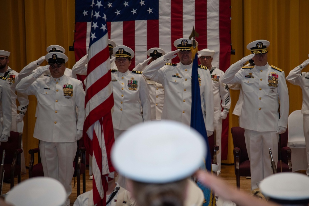 Navy Pay and Personnel Support Center changes command