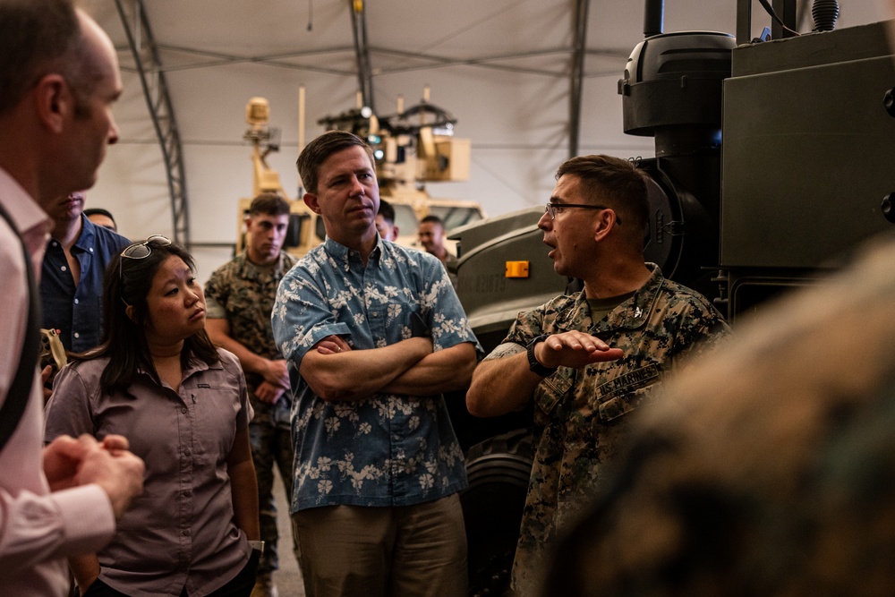 Congressional staff delegation visits 3d MLR