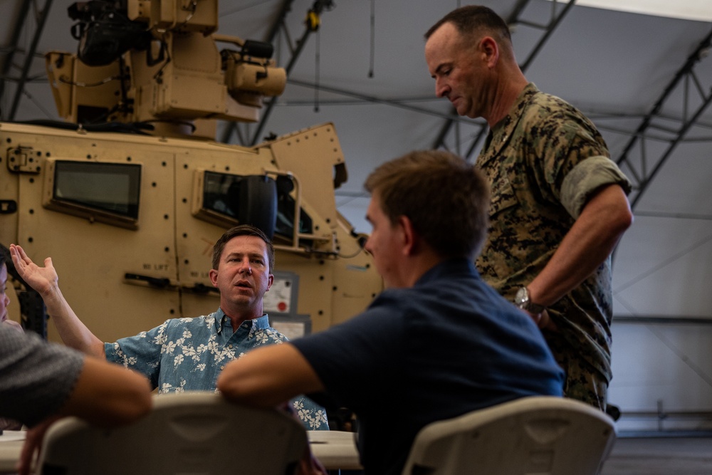 Congressional staff delegation visits 3d MLR