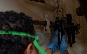 USS America (LHA 6) Sailors Conduct Maintenance