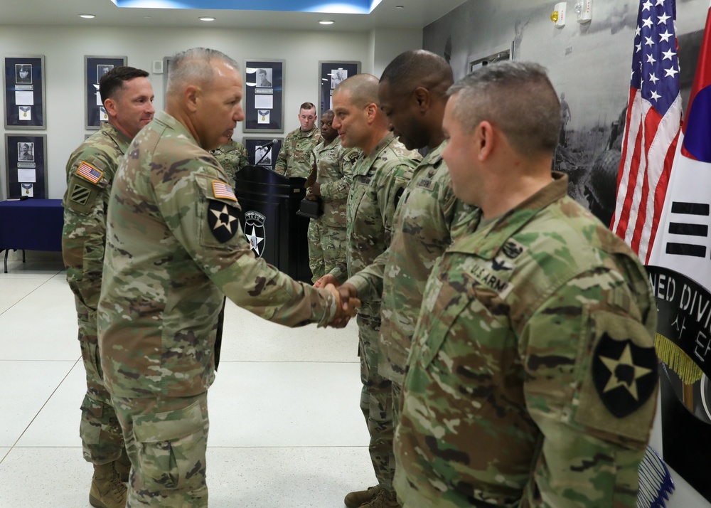 2nd Combat Aviation Brigade receives U.S. Army Exceptional Aviation award and Brig. Gen. Carl I. Hutton Memorial Award.