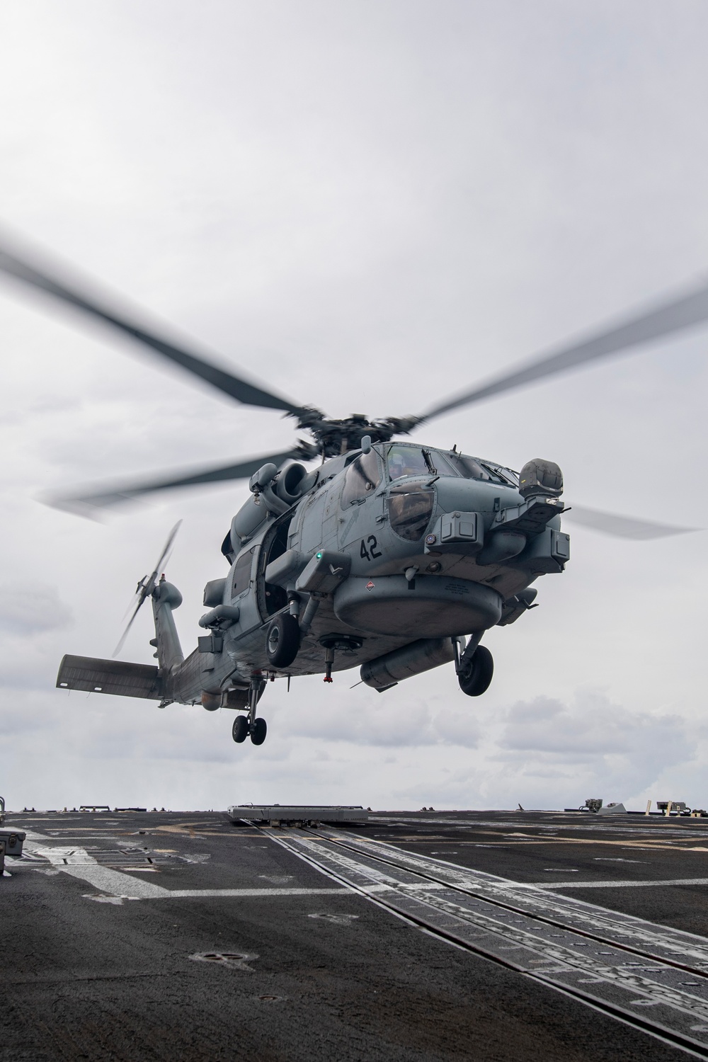 USS Higbee Conducts Flight Operations