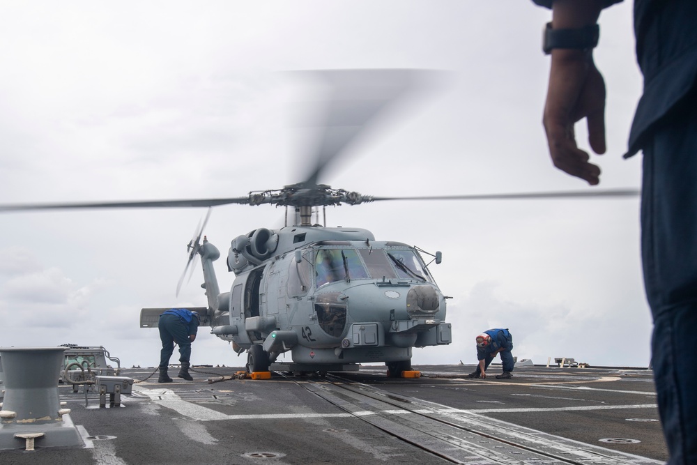 USS Higbee Conducts Flight Operations