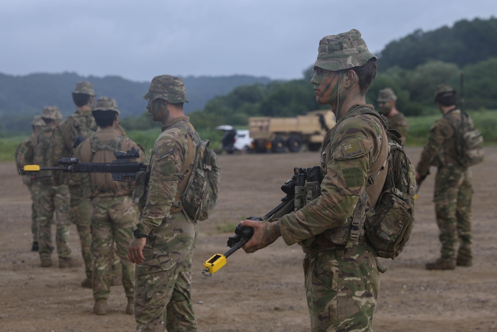 2ID leads squad field training exercise with New Zealand Army soldiers.