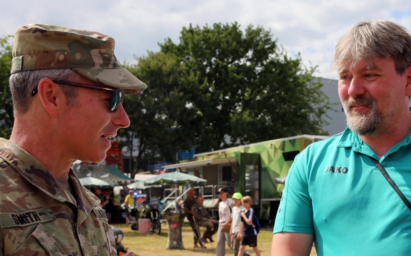 2d TSB personnel showcase Signal Capabilities at Hessen State Fair 2025