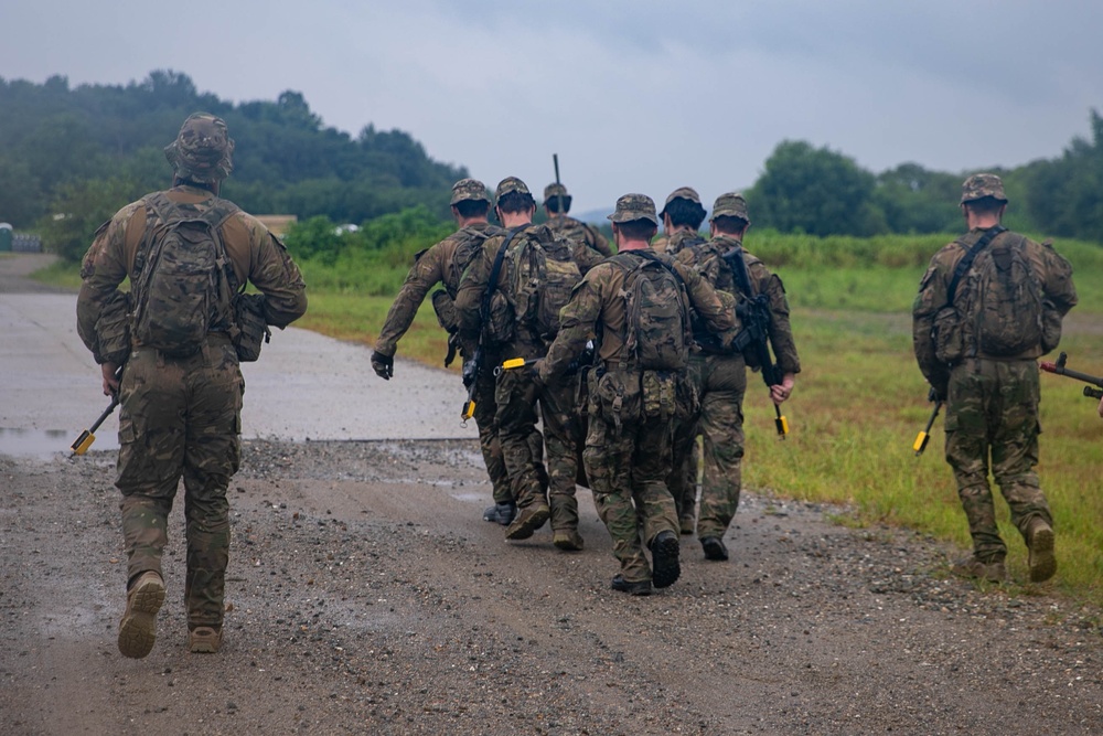 2ID leads squad field training exercise with New Zealand Army soldiers.